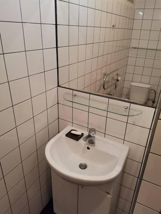Cozy Studio In The City Centre Near Train Station Bratislava Exterior photo