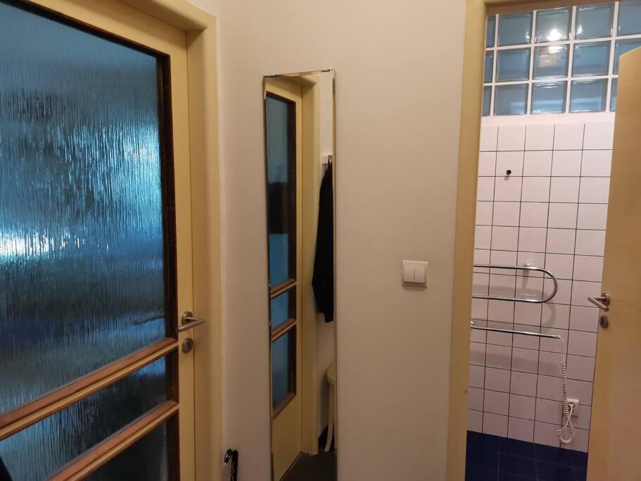 Cozy Studio In The City Centre Near Train Station Bratislava Exterior photo