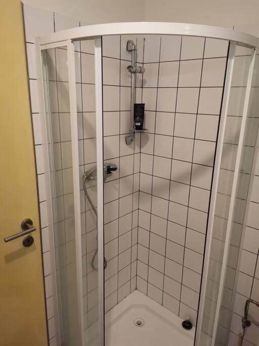 Cozy Studio In The City Centre Near Train Station Bratislava Exterior photo